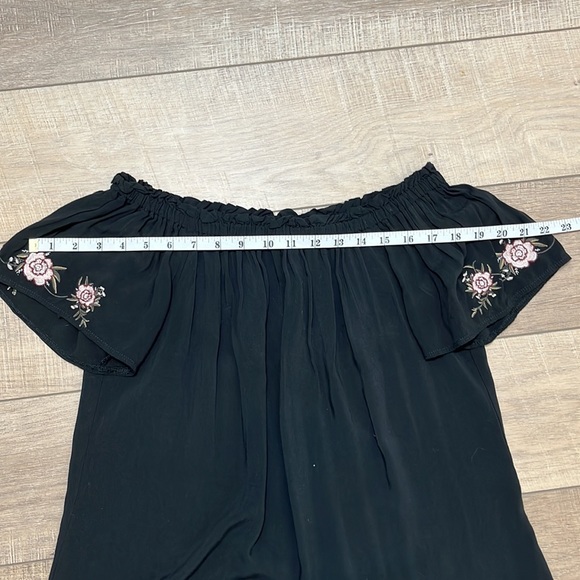 Abercrombie & Fitch Off the Shoulder Dress with Floral Embroidering Black SZ S - Picture 6 of 10